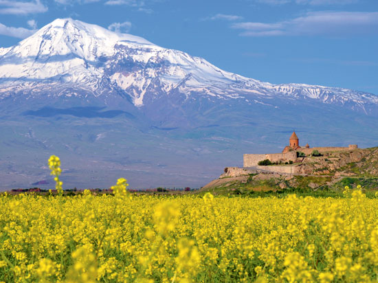 Monastère Khor Virap offrant un panorama exceptionnel sur le Mont Ararat