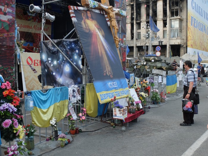 Maidan: un mélange de ferveur, de recueillement et de kermesse pour touristes.