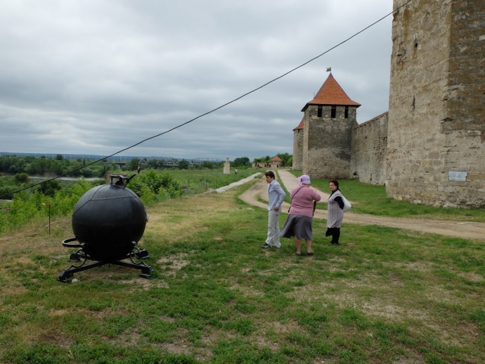 La forteresse de Tiraspol et le fameux boulet du Baron de Munchhausen…