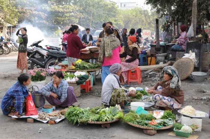 Le petit marché, au coeur de Mandalay.