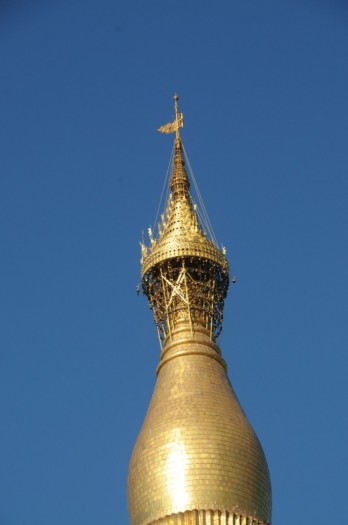 A la pagode de Sschwedagon, chacun honneur son Boudha et l’animal qui le symbolise.
