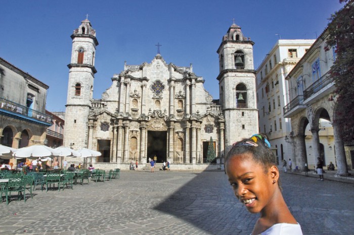 La Havane. La place de la cathédrale, dans Habana Vieja.