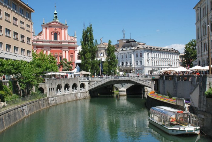 Ljubljana, un havre de paix au pied des Alpes, porte d’entrée des Balkans et capitale détendue de la Slovénie.