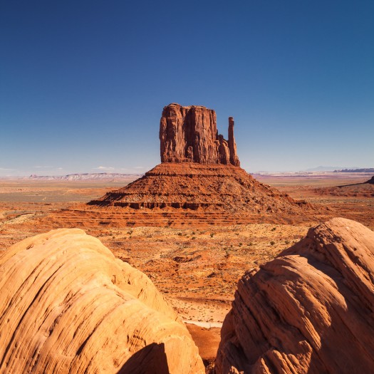Le parc de Monument Valley est géré par la communauté Navajo, qui récoltent les droits d’entrées. Sur un plateau érodé s’élèvent les buttes de shistes et de grès.