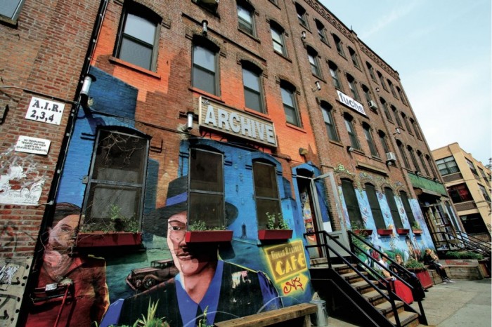 Café à la mode dans Williamsburgh, un quartier de Brooklyn.