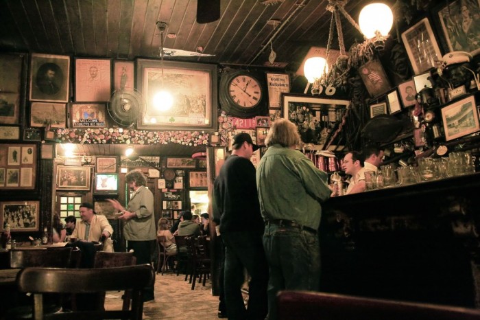 Mac Soreley’s, un des pubs les célèbres de la ville. Les bières y sont servies…deux par deux !