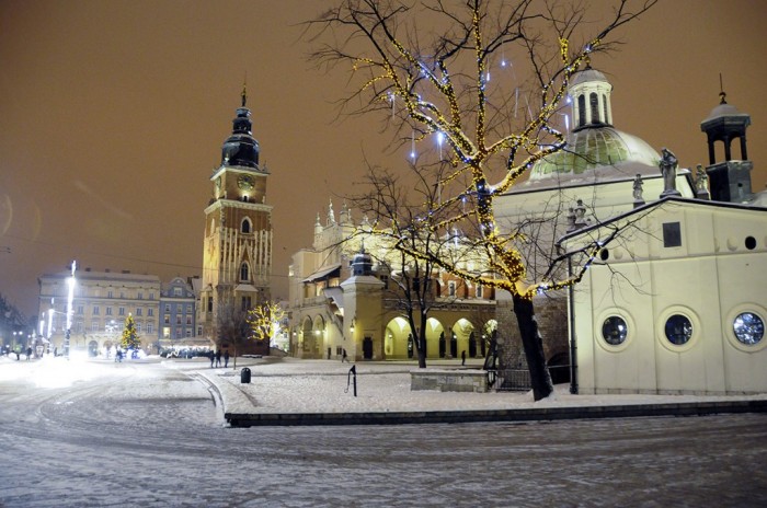 La grand-place de Cracovie dans son habit d’hiver