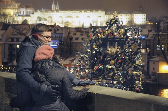 Ces cadenas symbolisent la fidélité d’un couple.