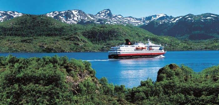 L'Express Côtier d'Hurtigruten, une balade de rêve au fil des fjords et des paysages grandioses de la Norvège. 