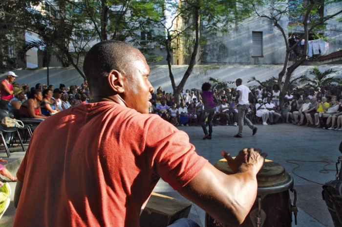 La Havane.Une session musicale dans le quartier du Vedado.