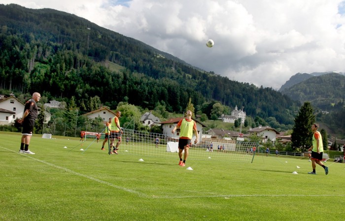 Entraînement sous forme de jeux dans un décor on ne peut plus Tyrolien.