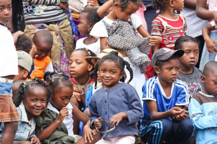 Les enfants du village de Maintinandry le jour de la fête nationale.