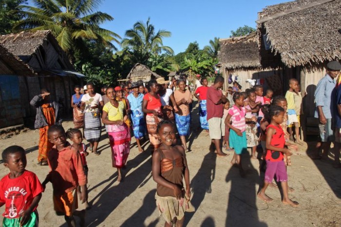 Enfants d’un village fluvial près de Soanerania Ivongo.