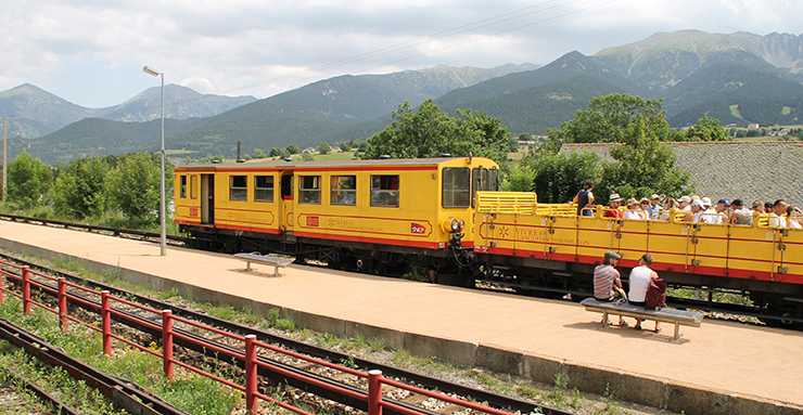 train jaune-vignette 